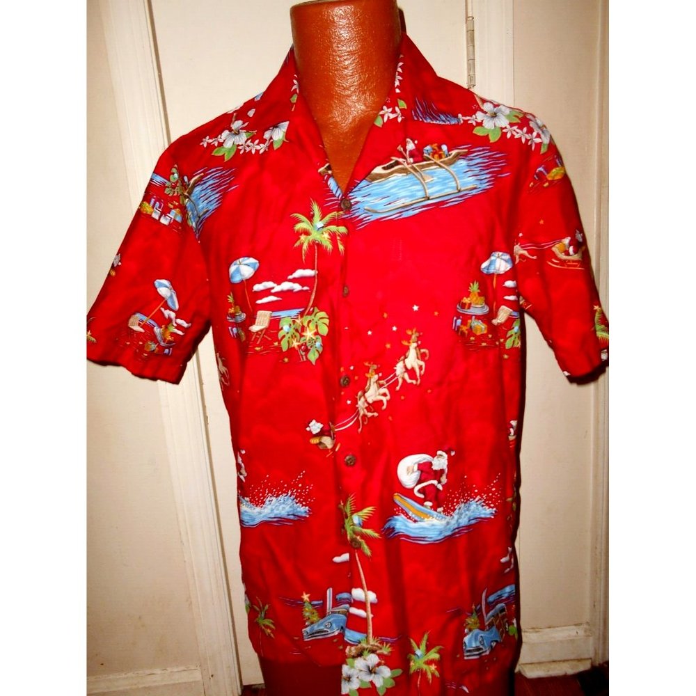 OLDER Pacific Legend Men's Medium Red w/Santa Christmas button shirt